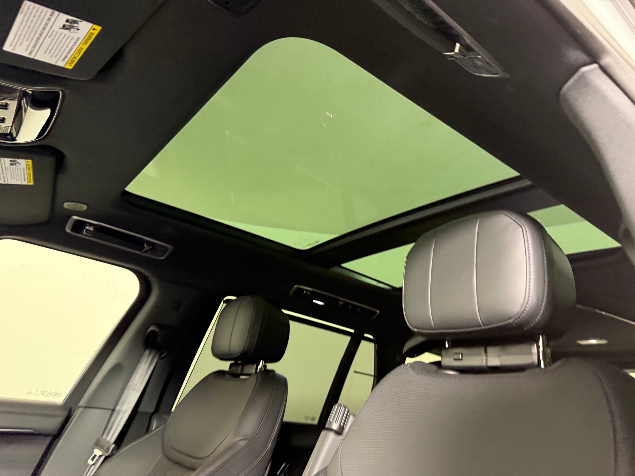 New 2026 Land Rover Range Rover Long Wheelbase SE AWD/4WD image 24