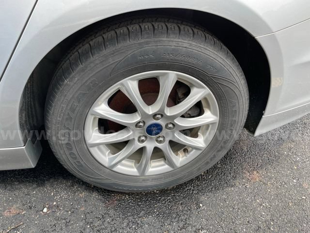 Used 2017 Ford Fusion S FWD image 9