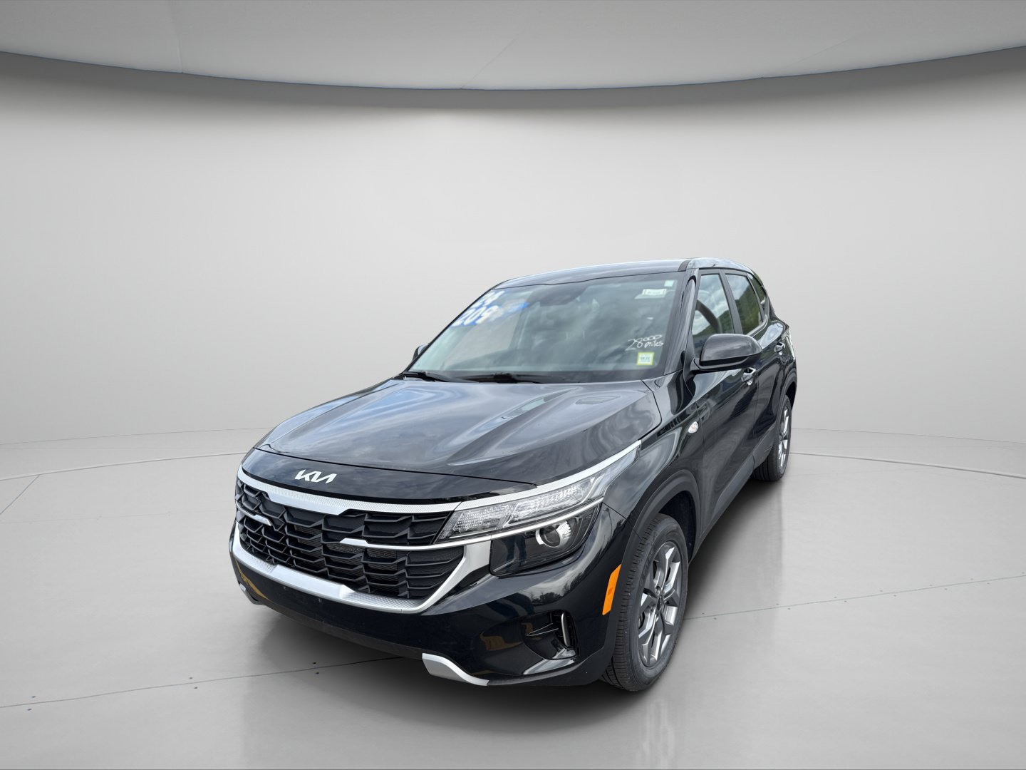 Used 2024 Kia Seltos LX AWD/4WD image 12