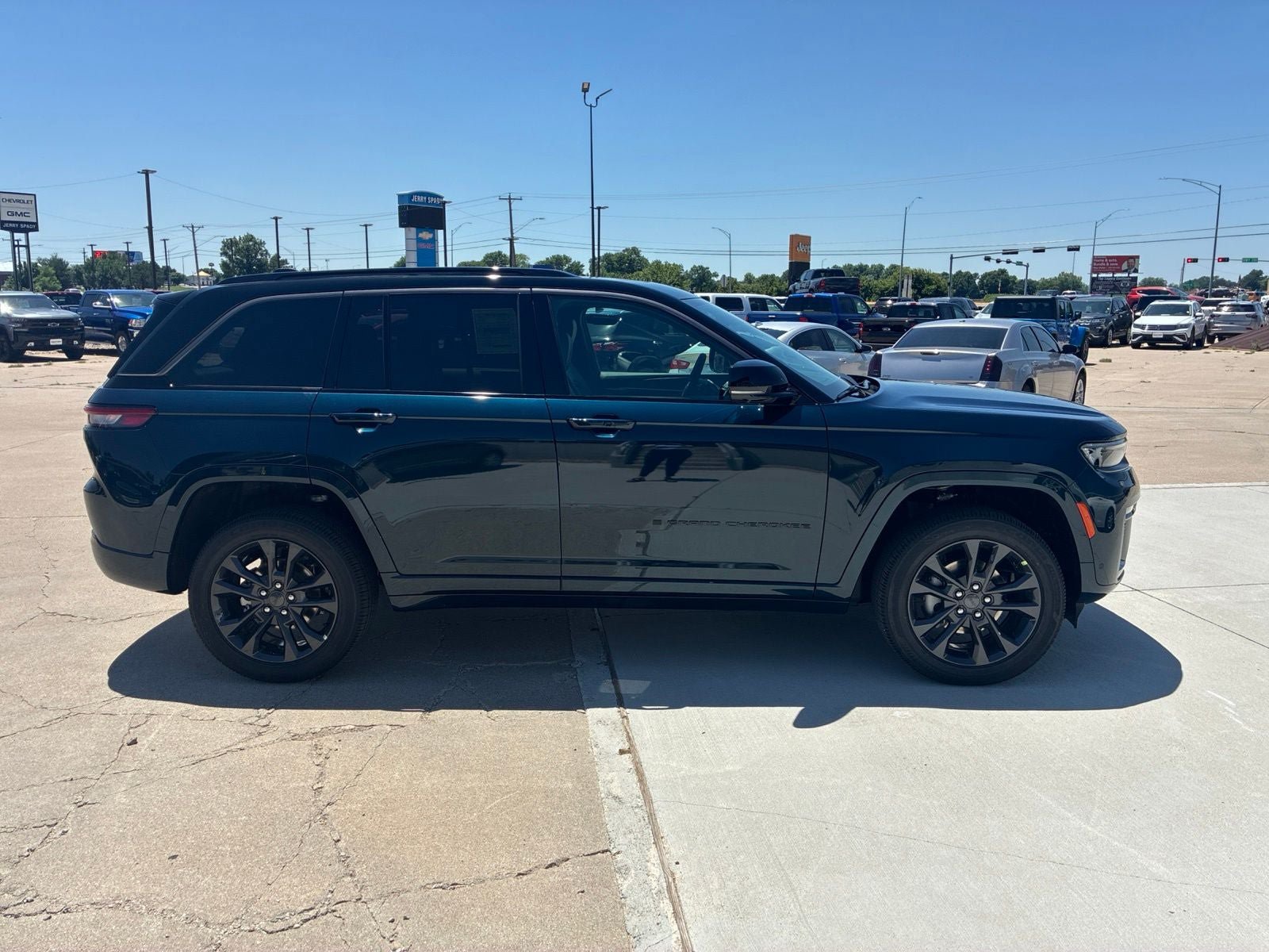 New 2026 Jeep Grand Cherokee Limited AWD/4WD image 8