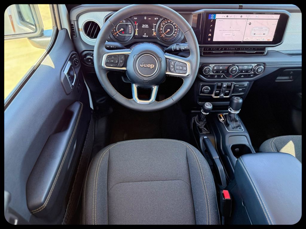Used 2025 Jeep Wrangler Unlimited Sahara AWD/4WD image 15