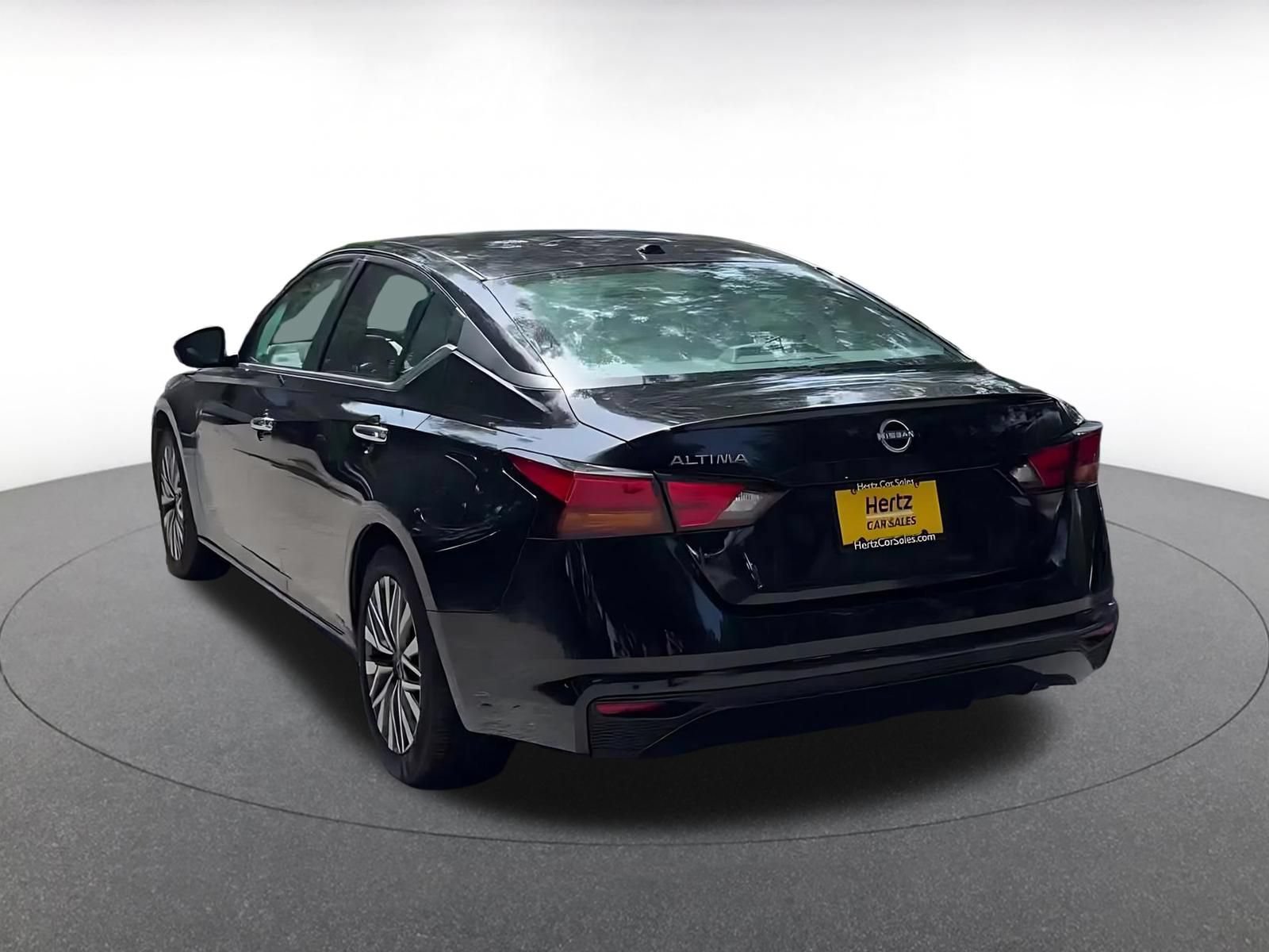 Used 2025 Nissan Altima 2.5 SV FWD image 10