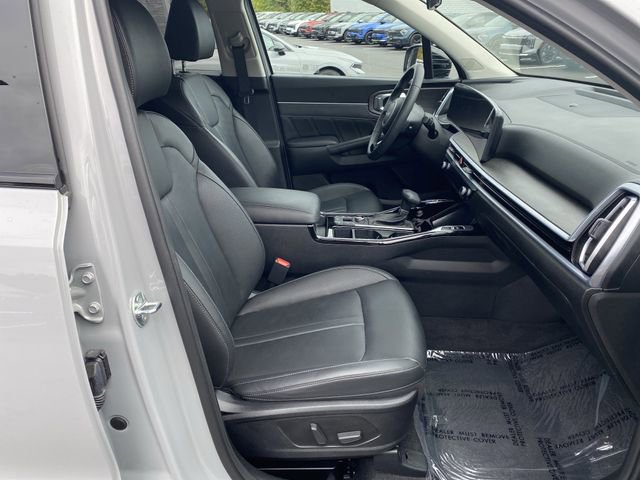 Certified 2025 Kia Sorento SX image 35