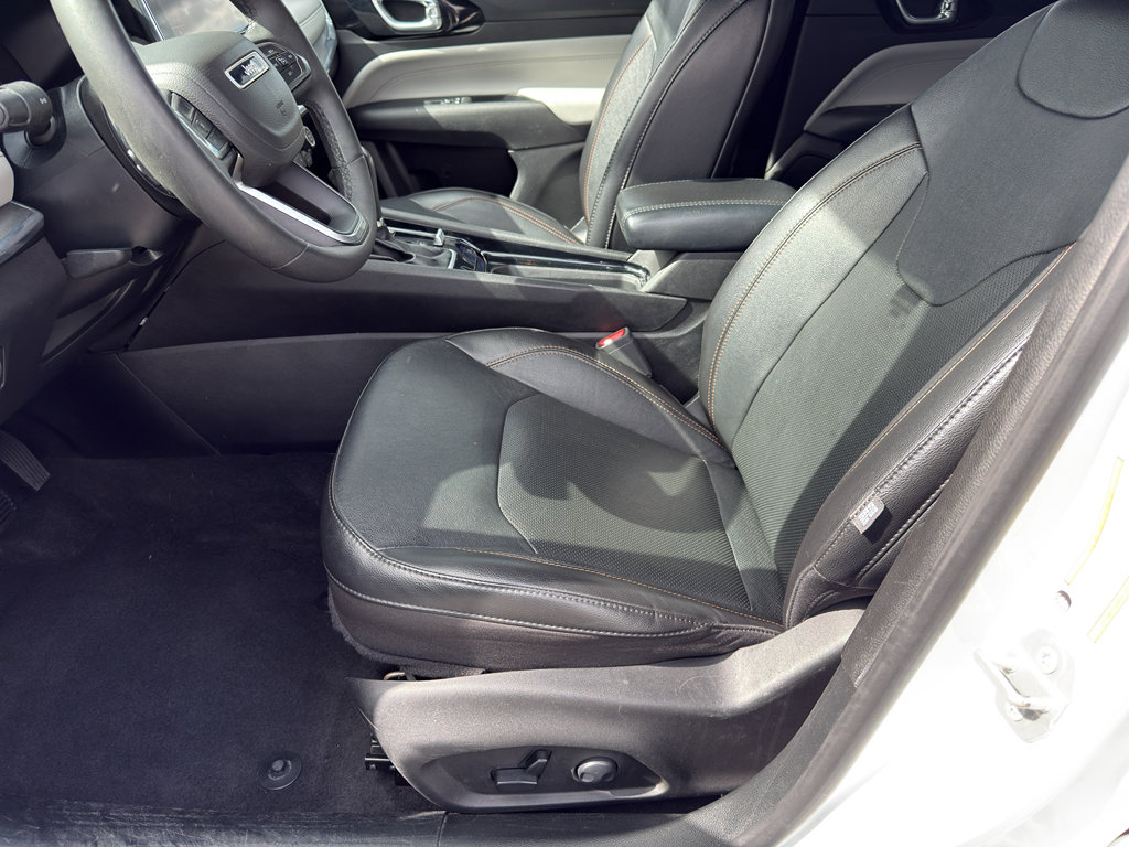 Used 2023 Jeep Compass Limited image 11