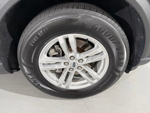 Used 2022 Ford Explorer XLT w/ Equipment Group 202A AWD/4WD image 16