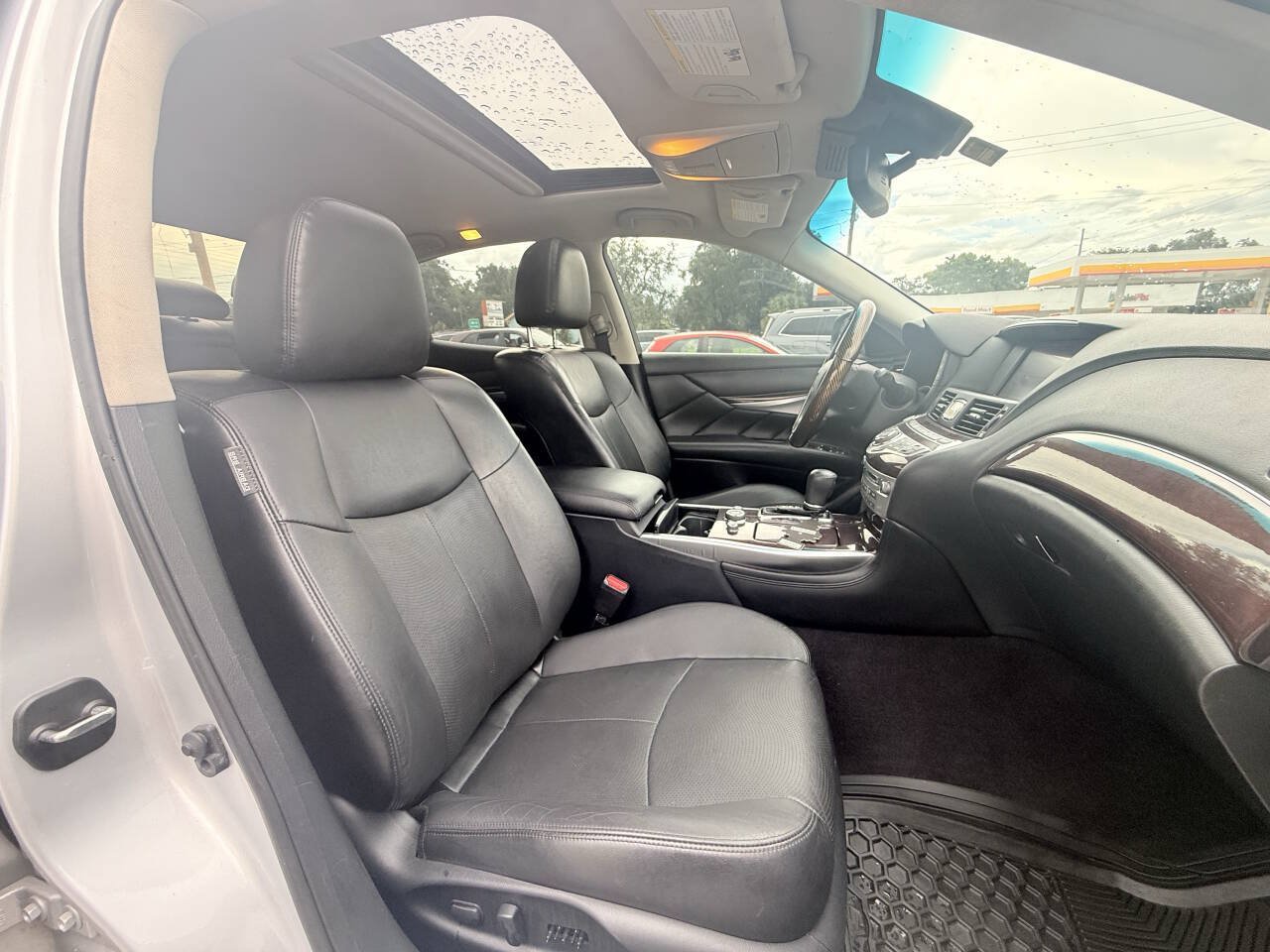 Used 2018 INFINITI Q70 Luxe AWD/4WD image 18