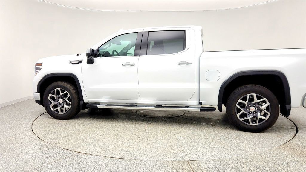 Used 2026 GMC Sierra 1500 SLT image 8