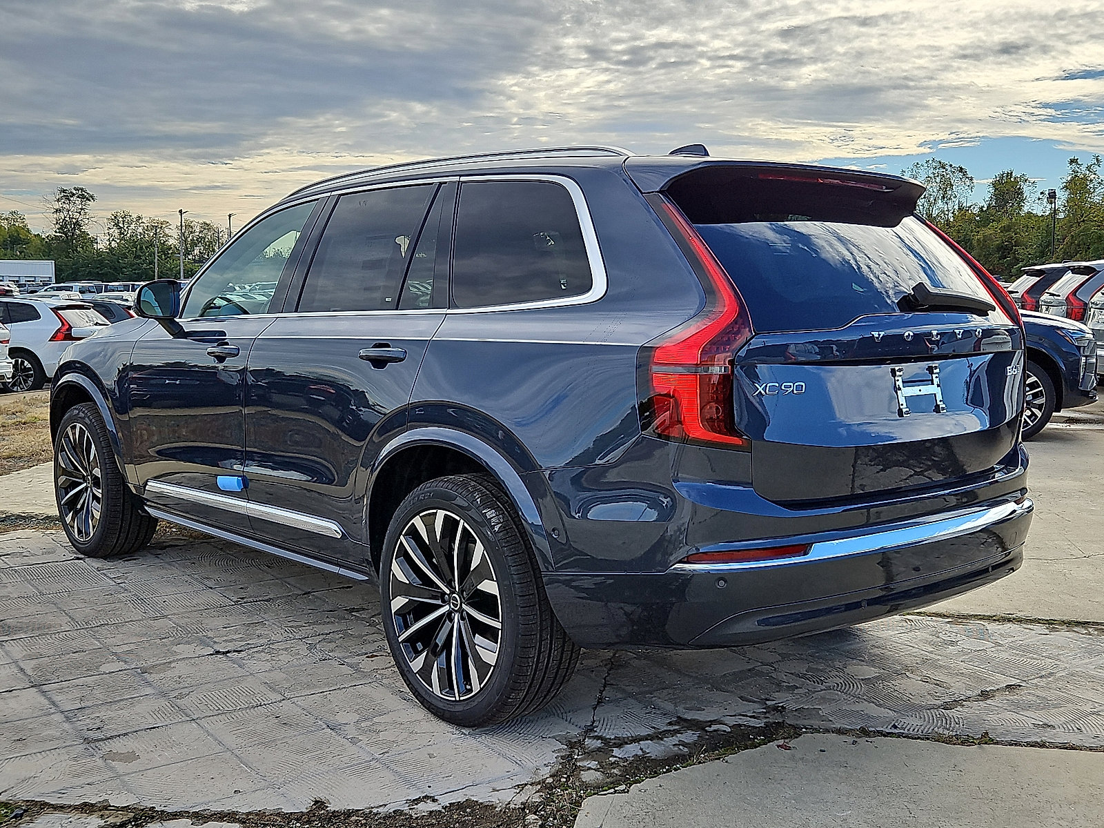 New 2026 Volvo XC90 B6 Ultra image 4