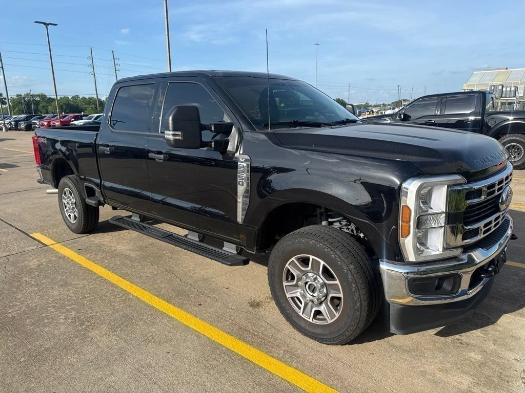 Used 2025 Ford F250 XLT AWD/4WD image 3