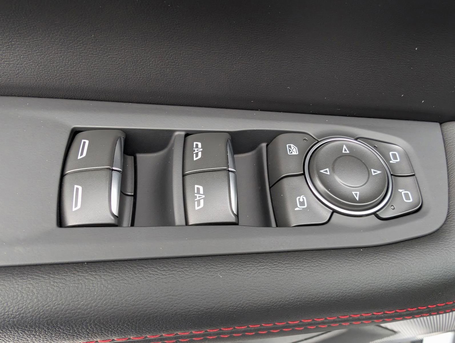 Certified 2025 GMC Yukon AT4 Ultimate w/ LPO, Floor Liner Package image 10