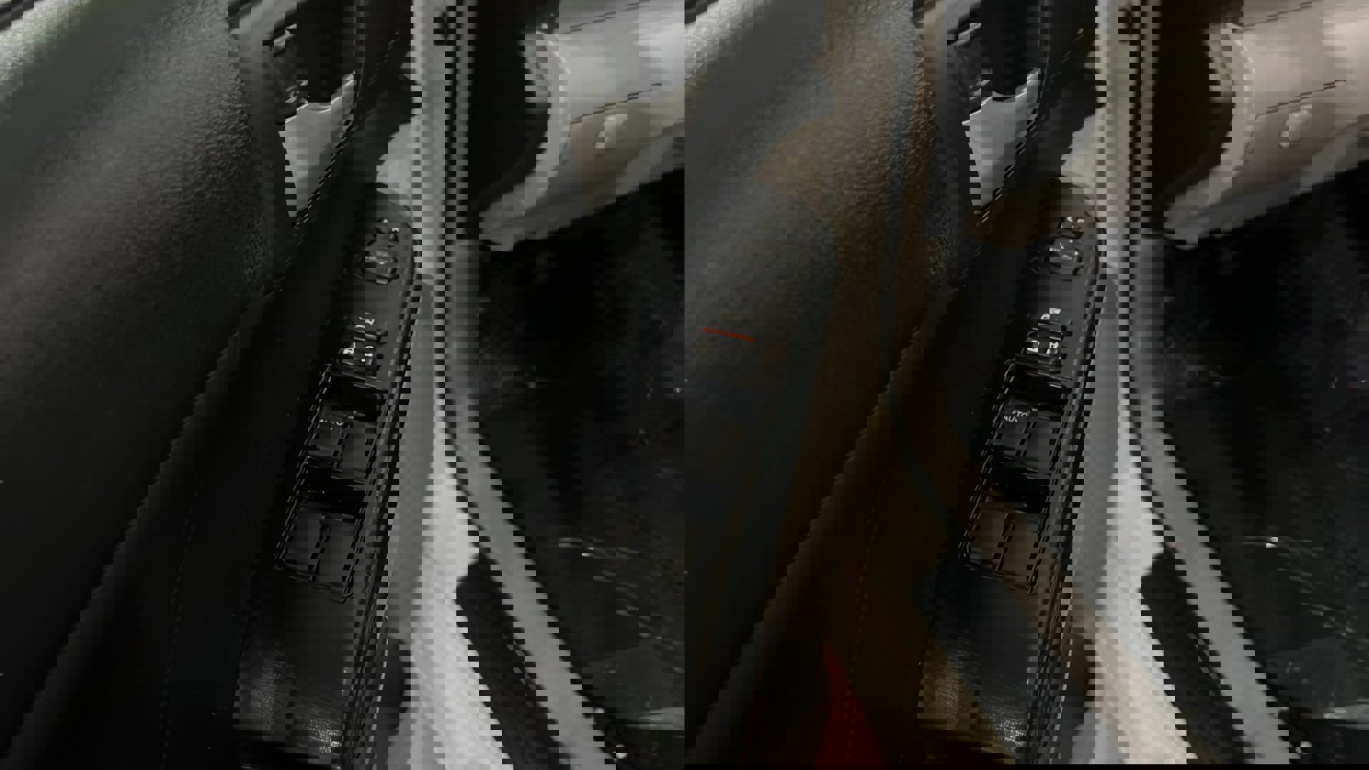 Used 2014 Toyota Camry L FWD image 19