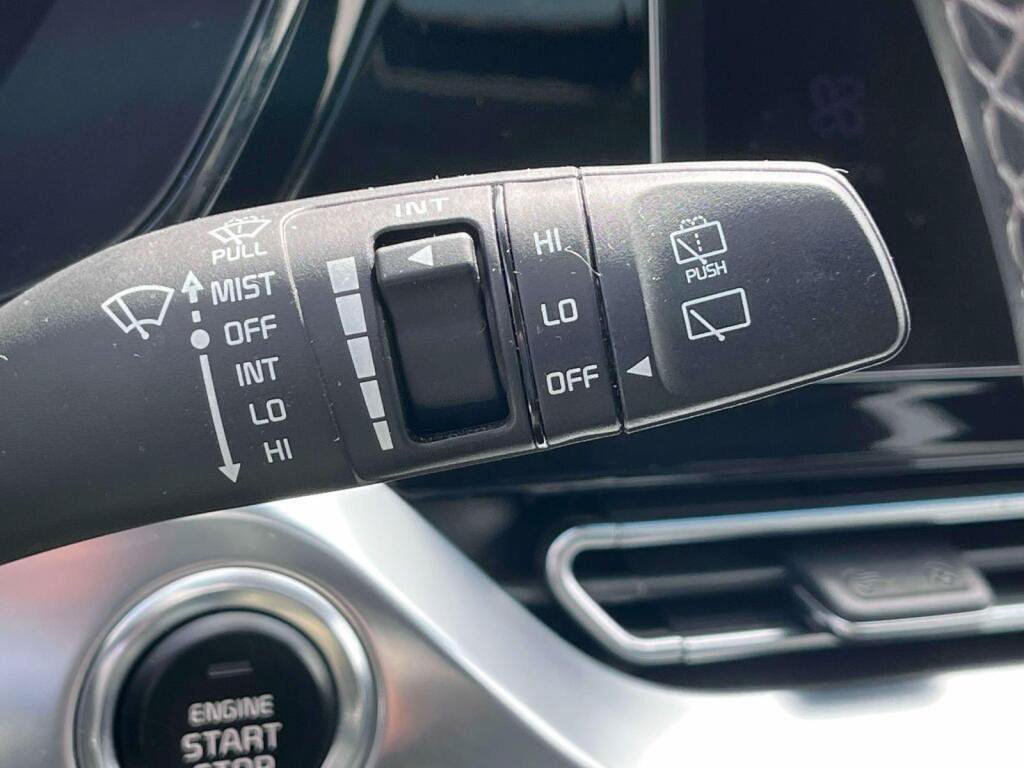Used 2022 Kia Niro Touring Special Edition FWD image 34