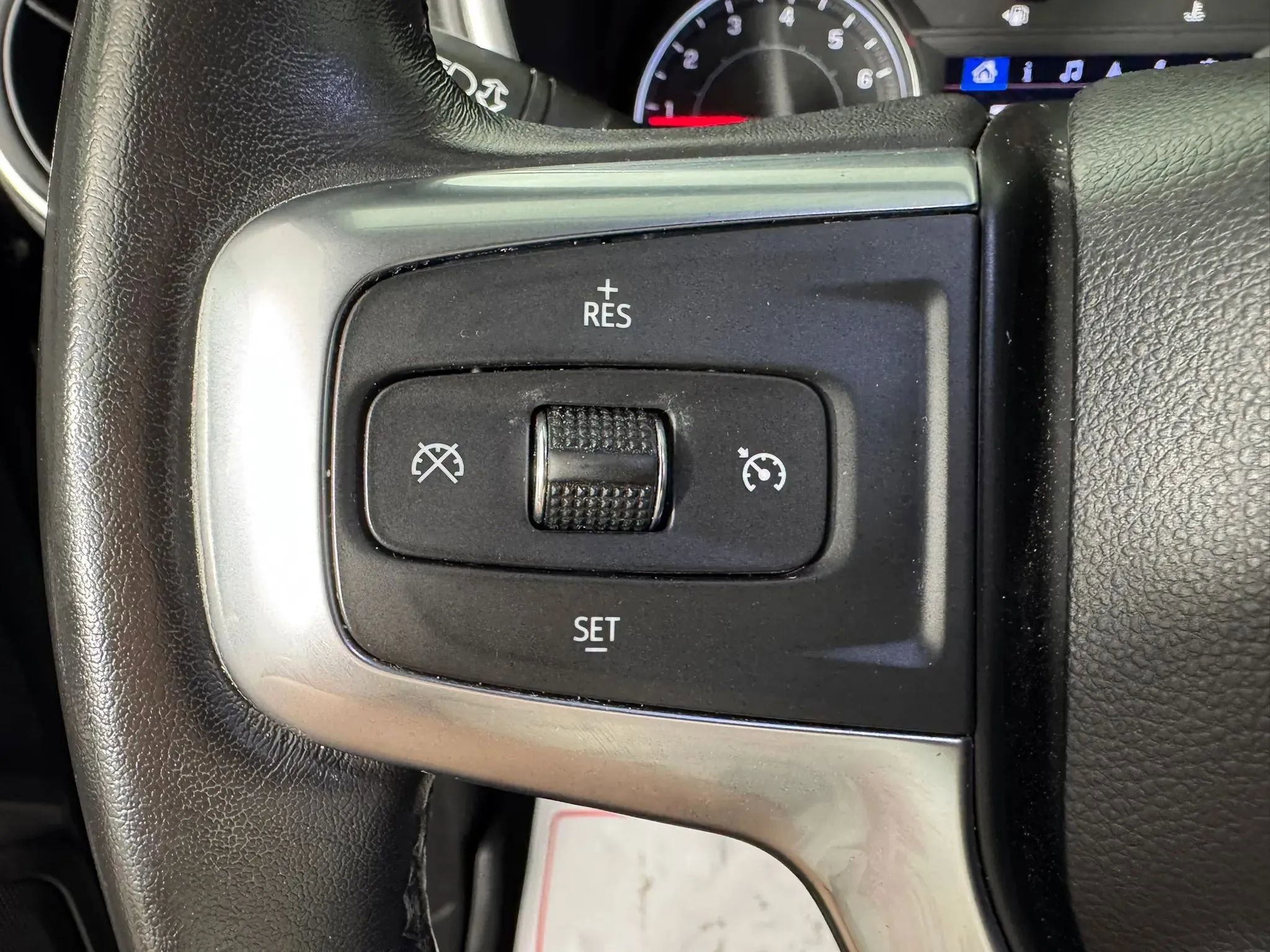 Used 2020 Chevrolet Blazer LT w/ Sound & Technology Package FWD image 15