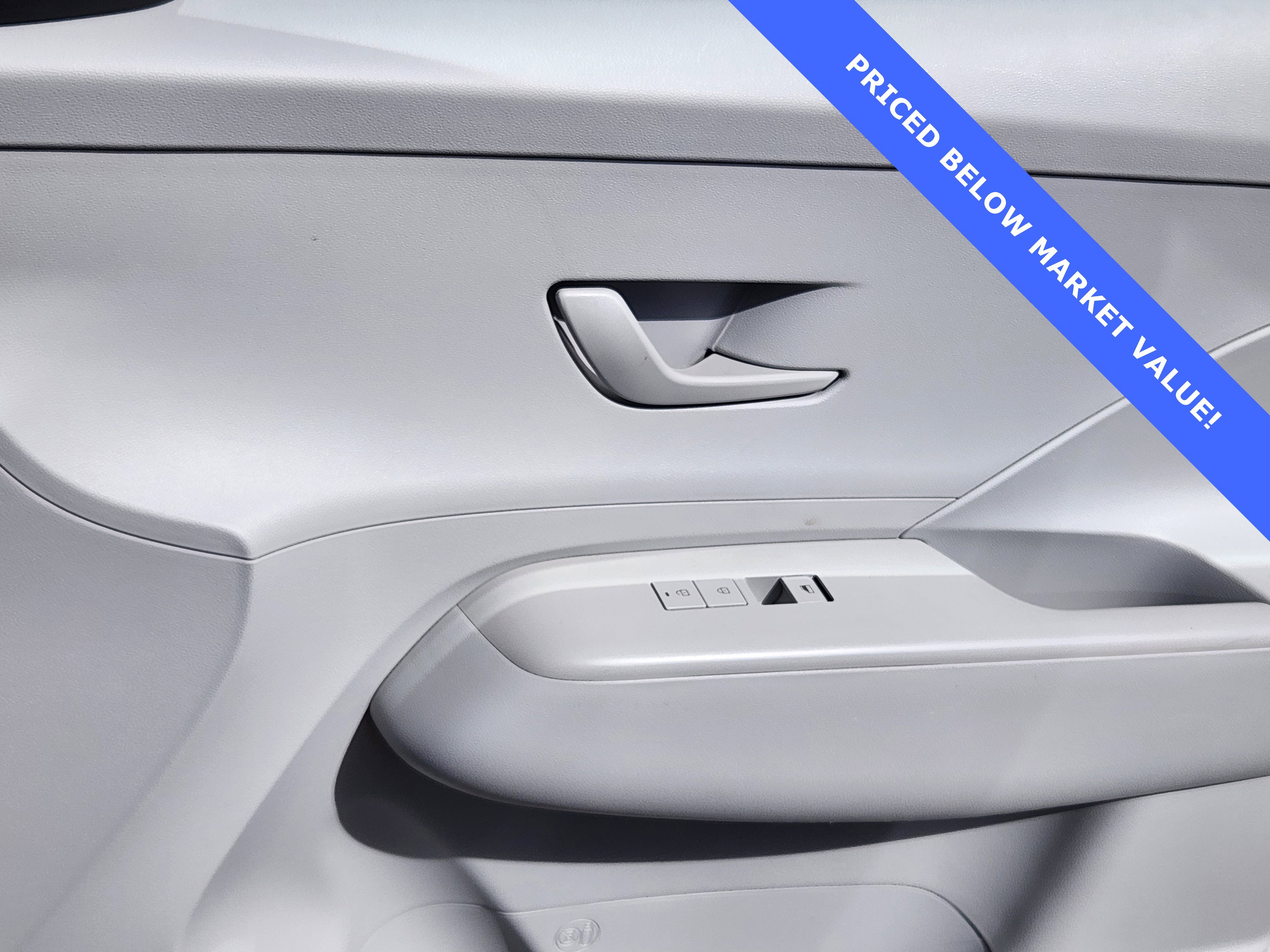 Certified 2025 Hyundai Kona SEL image 15