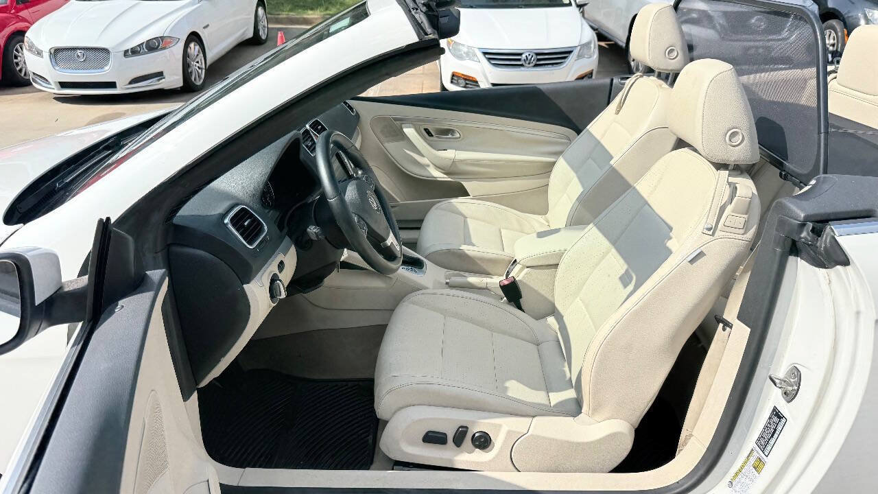 Used 2012 Volkswagen Eos Komfort FWD image 32