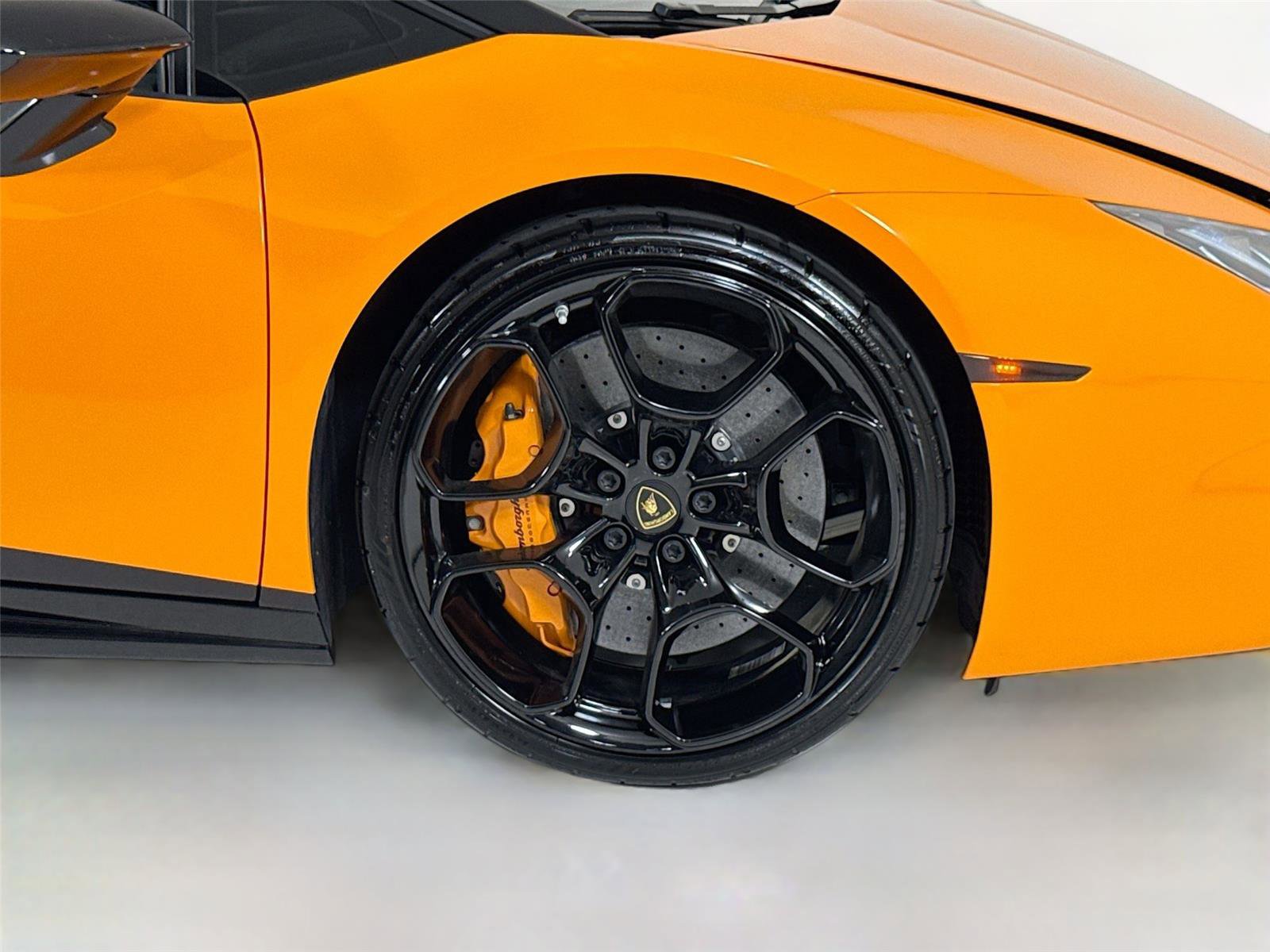 Used 2017 Lamborghini Huracan LP 580-2 image 37