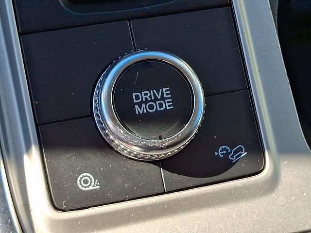 Used 2022 Ford Explorer XLT w/ Equipment Group 202A AWD/4WD image 25