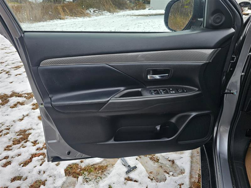 Used 2019 Mitsubishi Outlander SE image 22