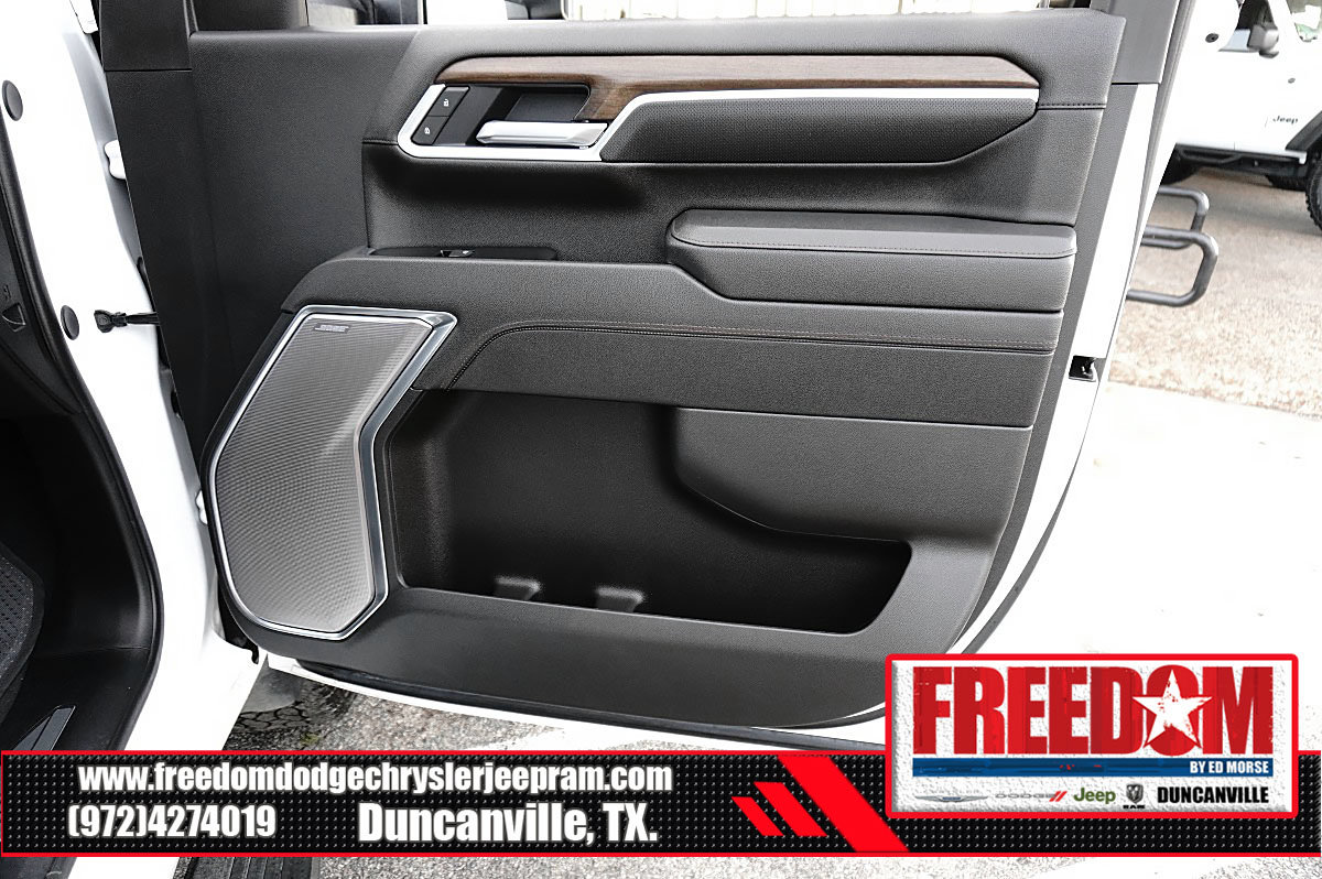 Used 2025 Chevrolet Silverado 2500 High Country w/ High Country Premium Package AWD/4WD image 40