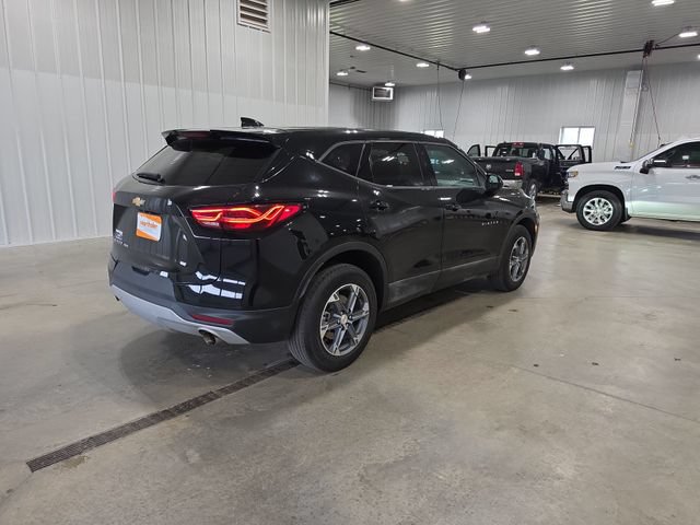 Used 2025 Chevrolet Blazer LT AWD/4WD image 8