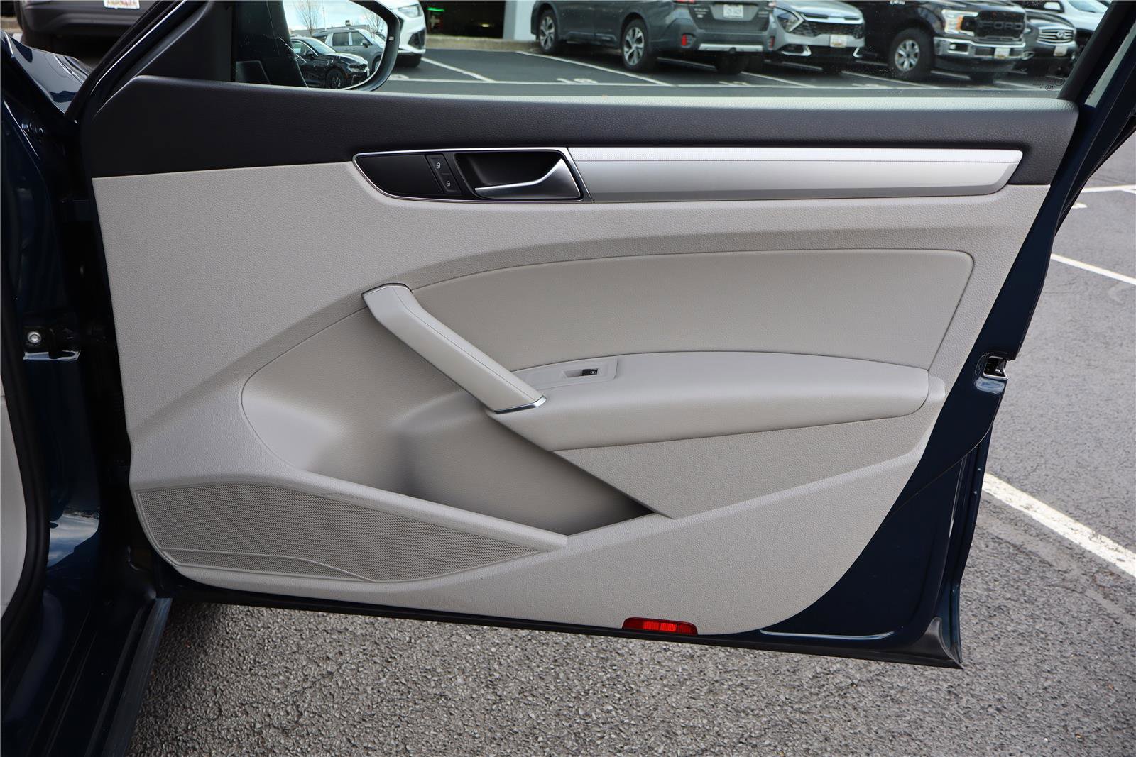 Used 2019 Volkswagen Passat 2.0T Wolfsburg image 26