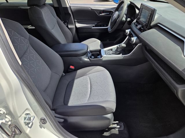 Used 2021 Toyota RAV4 XLE AWD/4WD image 14