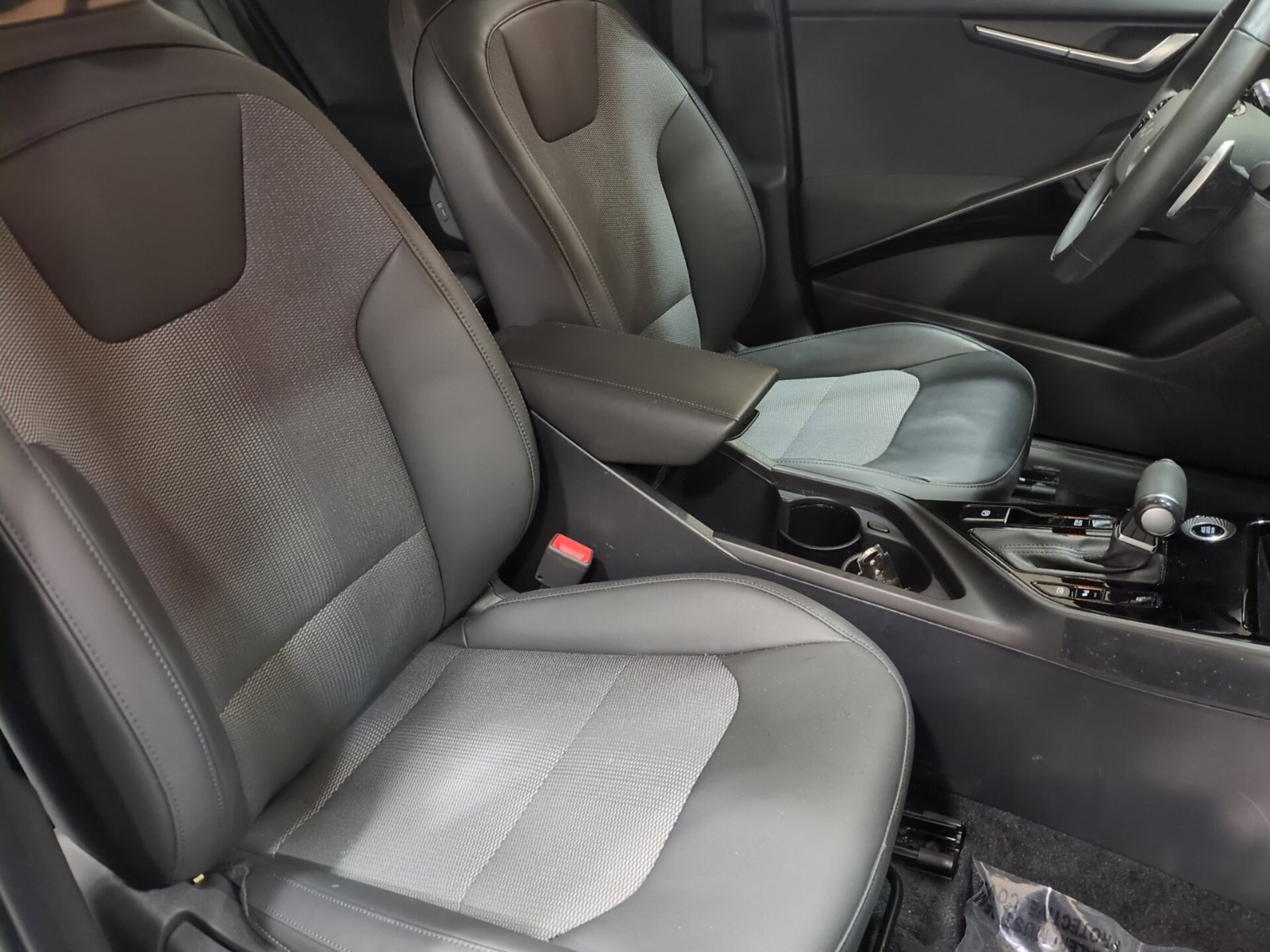 Certified 2024 Kia Niro EX FWD image 10