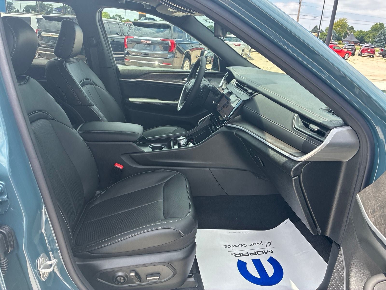 New 2026 Jeep Grand Cherokee L Limited AWD/4WD image 21