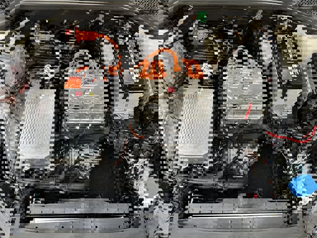 Used 2019 Volkswagen e-Golf SE w/ Driver Assistance Package image 9