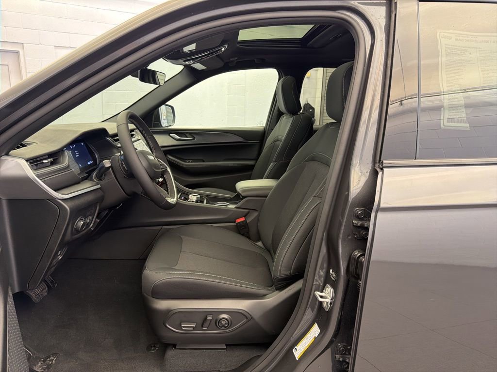 New 2026 Jeep Grand Cherokee Laredo X RWD image 14