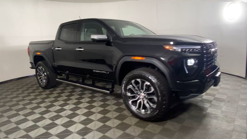 New 2026 GMC Canyon Denali image 3