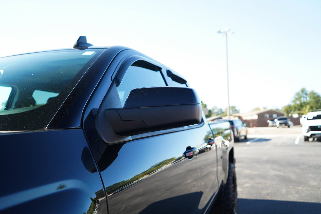 Used 2018 Chevrolet Silverado 1500 LT w/ All Star Edition AWD/4WD image 23
