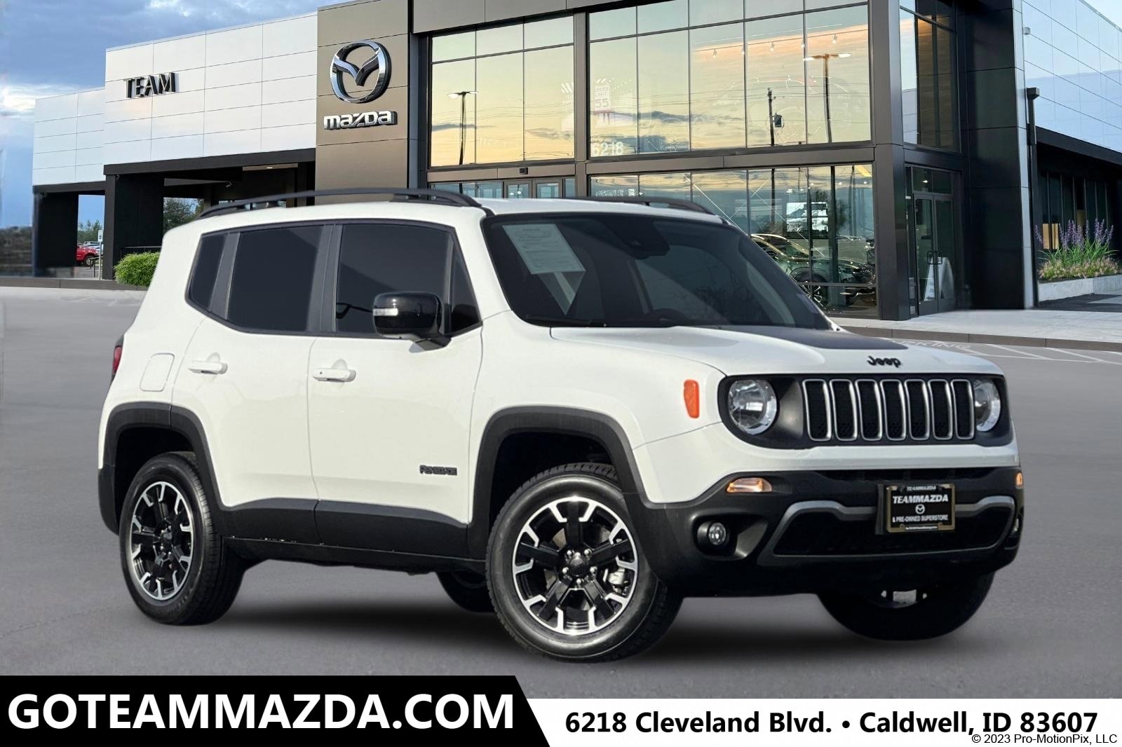 Used 2023 Jeep Renegade Latitude image 1