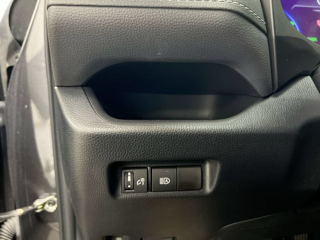 Used 2023 Toyota RAV4 LE AWD/4WD image 19