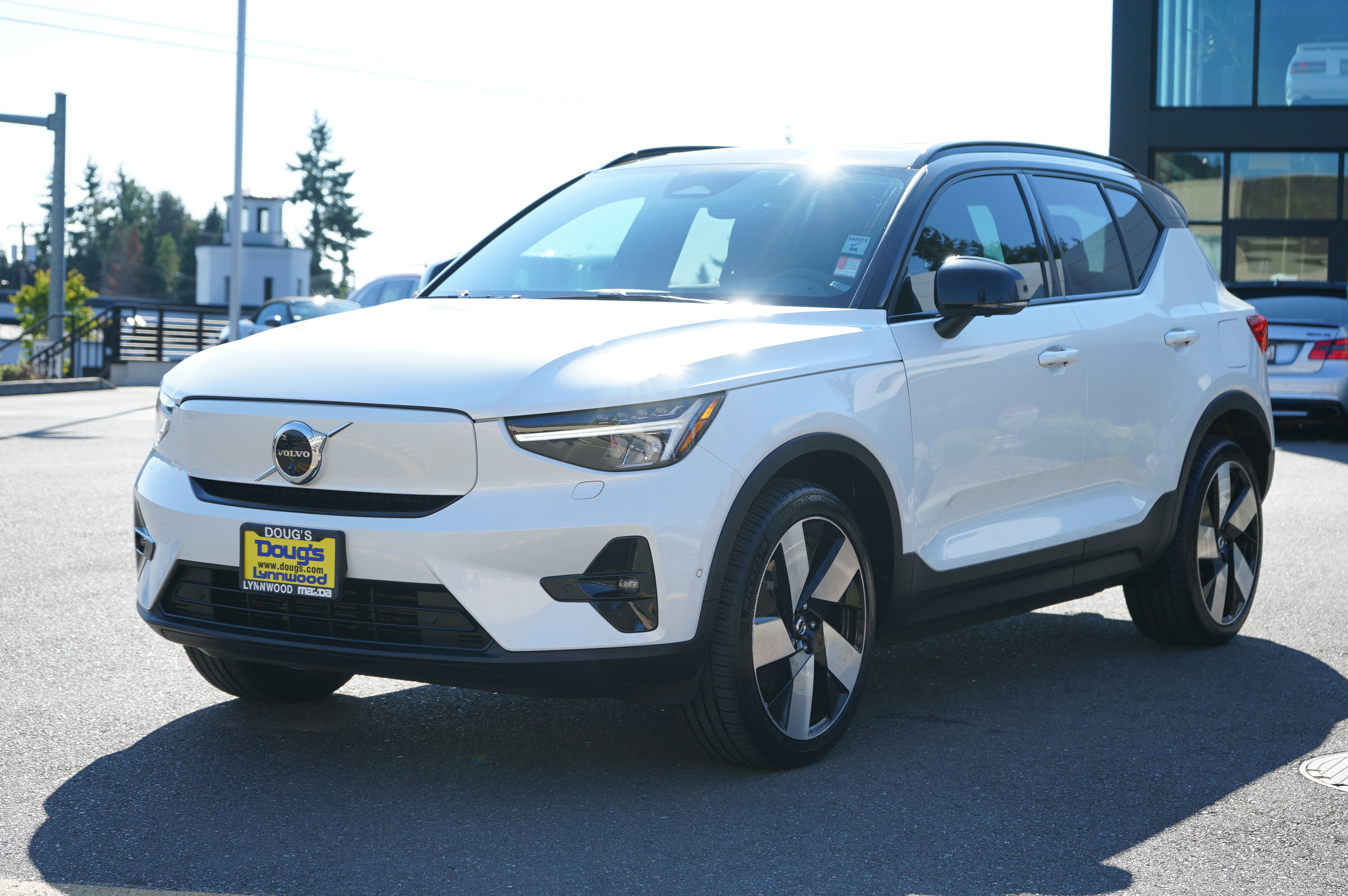Used 2023 Volvo XC40 Recharge Ultimate image 7