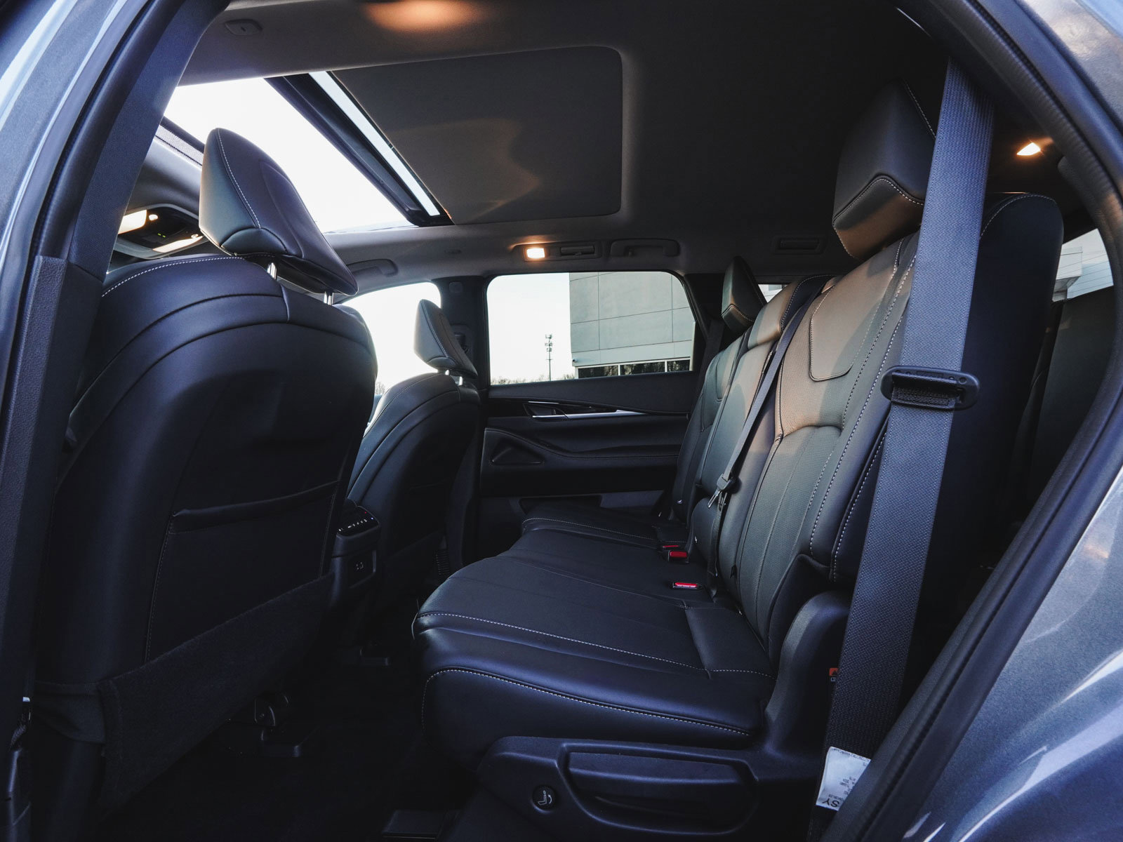 Used 2025 INFINITI QX60 Pure w/ Cargo Package image 29