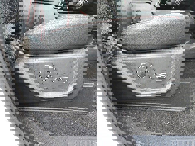 Used 2024 Ford Expedition Limited image 35