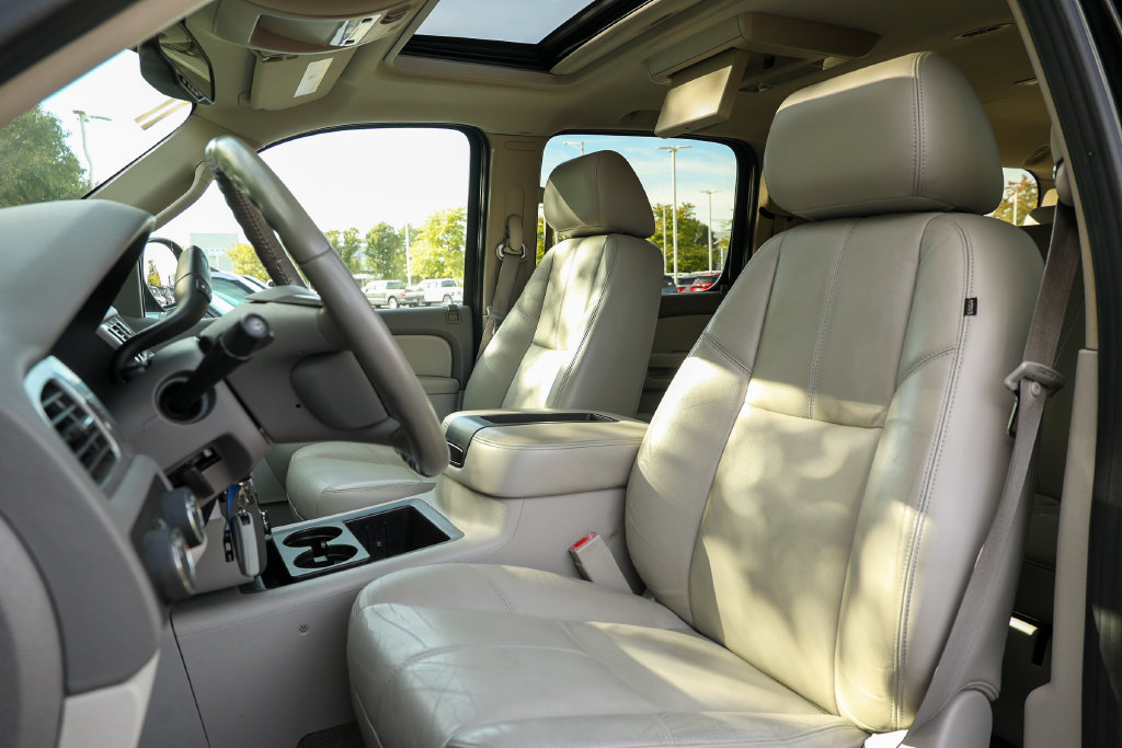 Used 2011 Chevrolet Suburban LT AWD/4WD image 29