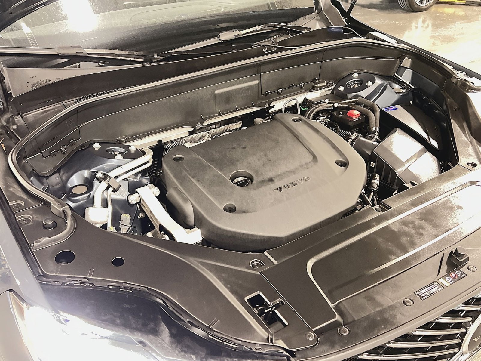 Used 2025 Volvo XC90 B6 Plus image 28