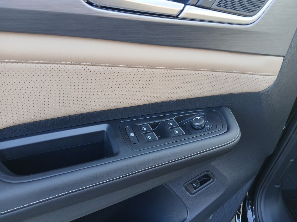 New 2026 Volkswagen Atlas Cross Sport SE FWD image 10