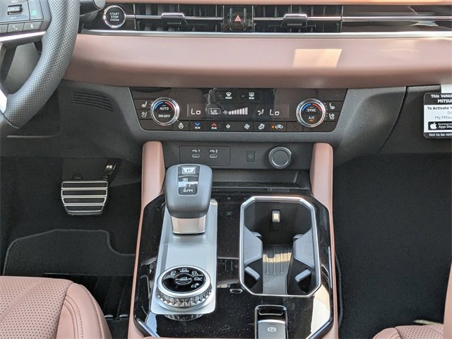 New 2025 Mitsubishi Outlander SEL image 18