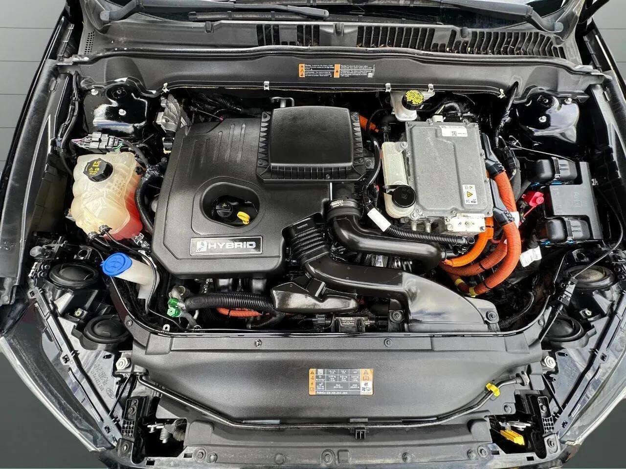 Used 2018 Ford Fusion SE image 16