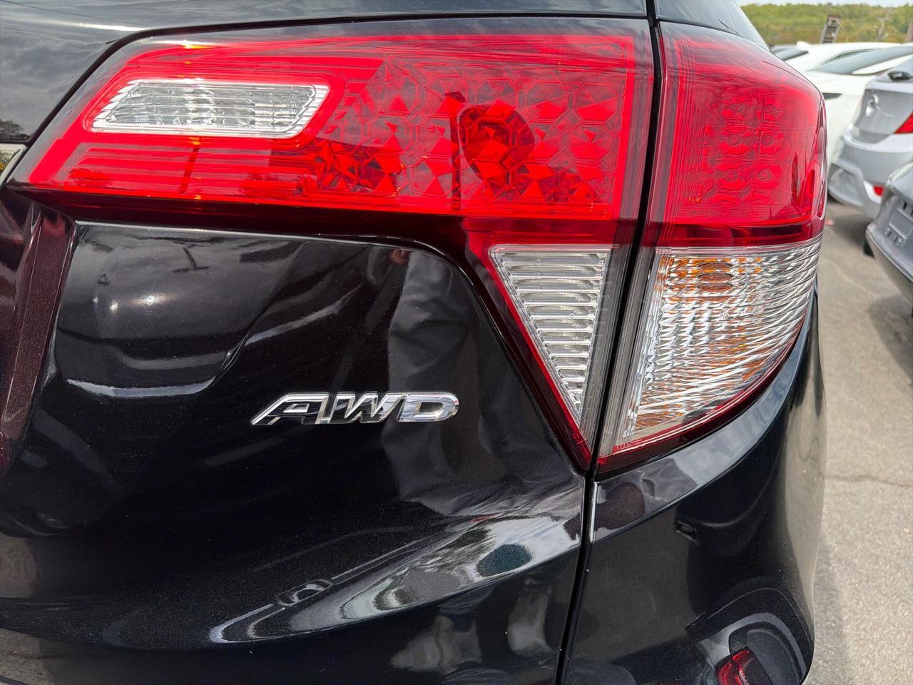 Used 2022 Honda HR-V LX image 8