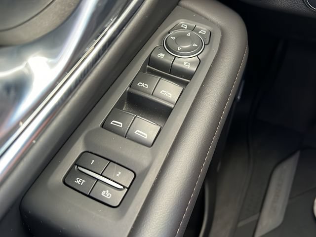 Used 2023 Chevrolet Tahoe High Country w/ Premium Package 2 AWD/4WD image 23