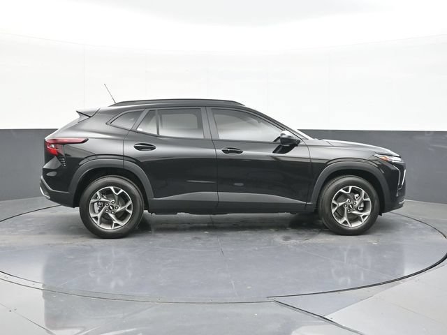 New 2026 Chevrolet Trax LT w/ LT Convenience Package FWD image 12