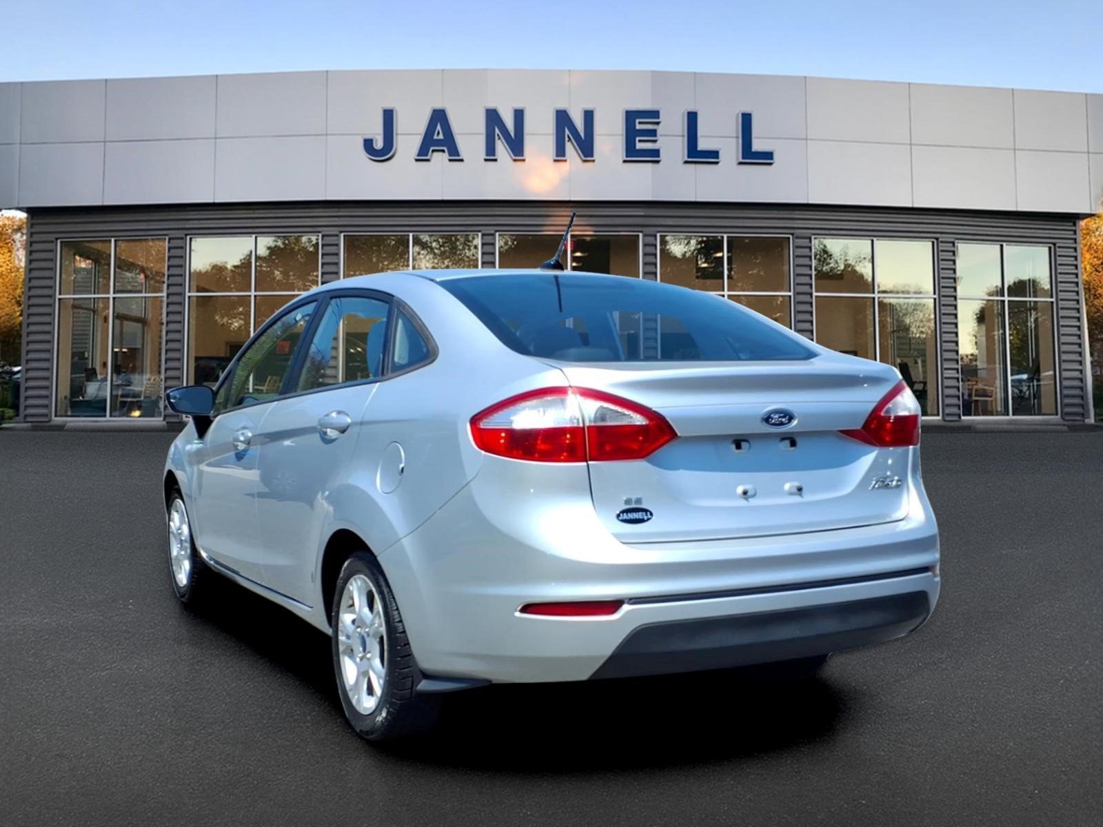 Used 2016 Ford Fiesta SE FWD image 8