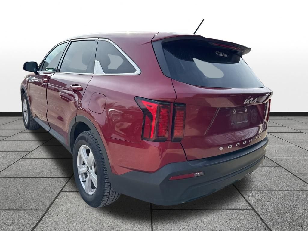 Used 2022 Kia Sorento LX image 7