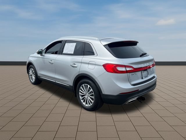 Used 2016 Lincoln MKX Select w/ Select Plus Package FWD image 5