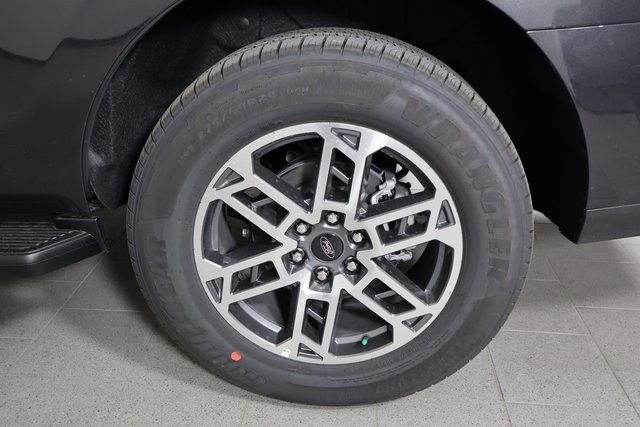 New 2025 Ford Expedition Active image 16
