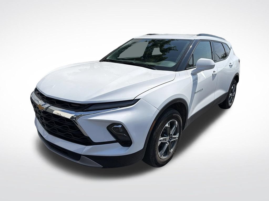 Used 2023 Chevrolet Blazer LT w/ Convenience Package AWD/4WD image 3